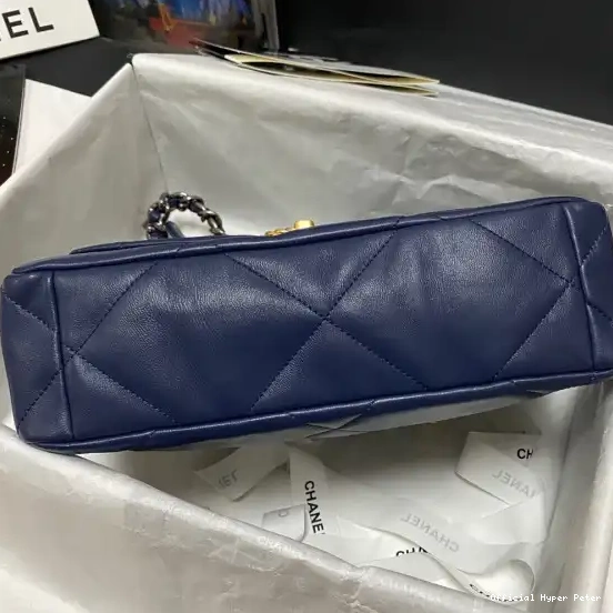 HyperPeter FLAP BAG 19 CHANEL 0528